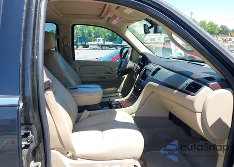 2009 Cadillac Escalade Standard из США, поврежденный, VIN 1GYFC23209R227363